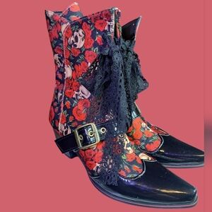 GOTH Lace Women's Boots